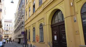 Operahouse Rooms - Image 3