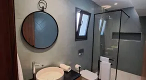 Courtyard Luxury Suites “ APOSTOLOS” - Image 4