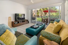 Sunny Seaside Retreat in Coolum Beach - Image 5
