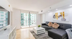 4BR APT with Bay View at Brickell, Free Parking - Image 2