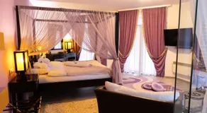 Familly Art Hotel Nirvana - Image 2