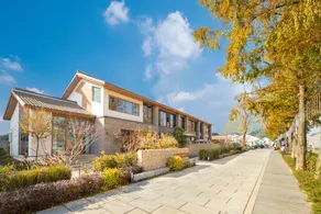 Floral Lux Hotel Pomegranate Homestay - Image 3