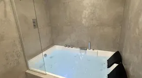 Suite Dreams - Balnéo & Sauna - Image 5