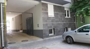 Home away from home with private parking - Image 5