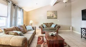 Spacious 5 Bedroom Home Near Downtown with Free Parking WiFi and Deck - Image 2