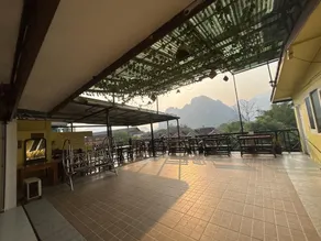 Domon Riverside Hotel - Image 4