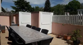 la maison rose 2 chambres avec lit pour 2 personnes et 2 salles de bains a 15 kilomètres du circuit de Magny-Cours et 1,2 kilomètre du sanctuaire de ste Bernadette - Image 3