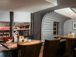 Handel's Hotel - Image 4