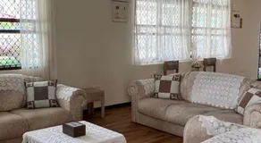 Robina Villa by the sea - Image 3