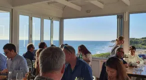 Luxurious beach stay, nearby famous wineries - Image 4