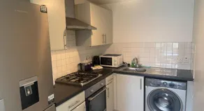Belfast City Great Location Apartment - Image 3
