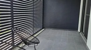 Modern Elegance: 2 Bedroom Oasis w/ Free Parking - Image 5