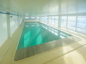 Apartment with sea view and shared pool - Image 5