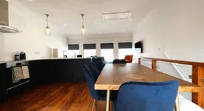 Cross Street Apartment - Image 5
