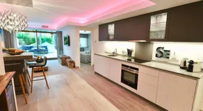 Luxury apartment in La Isla, Puerto Banus - Image 3