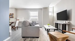 Landing Chic 1BD Gym - Image 2