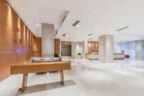 JI Hotel Wuhan Guanggu Plaza - Image 2