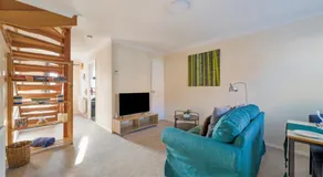 Hersham Apartment Ideal for Work & Relaxation - Pass the Keys - Image 2