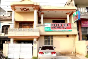 Hotel Super Seven - Image 1