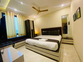 Hotel Vrindavan Palace - Image 2