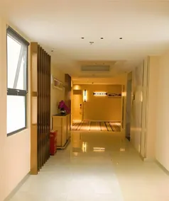 City Comfort Inn Wuhan East Lake Scenic Area Happy Valley - Image 2