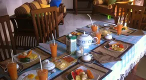 Bee Nest Bed & Breakfast - Image 2