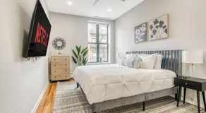 Haven on Bruckner Sprawling 2BR w King Bed fast WiFi 20 minutes to Times Square - Image 5