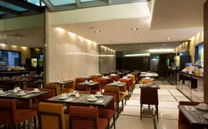 TURIM Luxe Hotel - Image 3