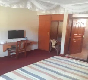 Queens Garden Hotel - Image 2