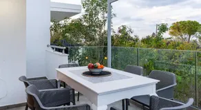 All White Villa - Image 4