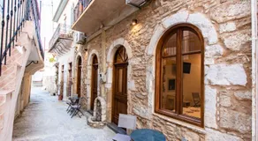 MARKOS LUXURY APARTMENTS - Image 5