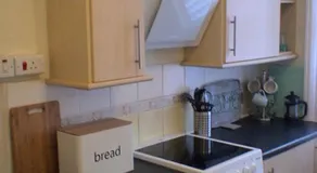 The Shady Corner, Flat 2, 16 Sandy Lane - Image 4