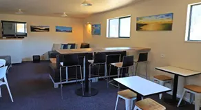 Lakes Edge Holiday Park - Image 3