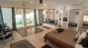 Standalone "Greek" Jungle House, walking distance to Thalassa and Boiler Maker - Image 5