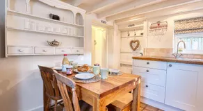 Hollyhocks 2 Bedroom House with Extra Sleeping Option - Wiltshire - Image 2