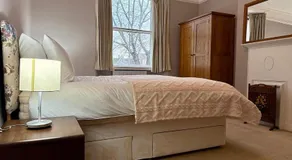 Victorian Townhouse on the edge of the Cotswolds - Image 2