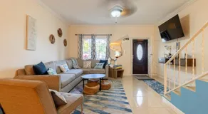 Palm Retreat - Image 2