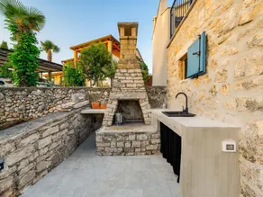 Beautiful apartment with view - Image 4