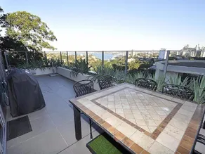 2 Bed North Sydney Self Catering - Image 3