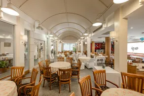 Dhevaraj Hotel - Image 3