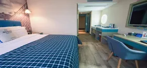 Mehood Theater Hotel, Jiashan Yintai - Image 3