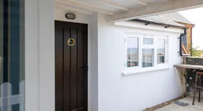 Stag Cottage, Sea wall - Image 5