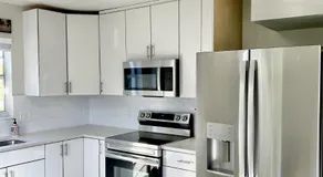 Perfect location, close to everything! - Image 4