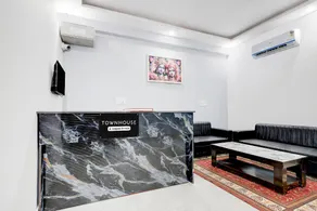 Super Townhouse Jhilmil Metro Station Formerly Legacy Residency - Image 4
