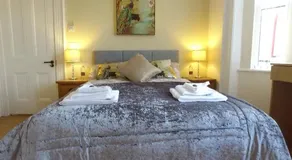 The Rose Luxury Self Catering Accommodation - Image 2