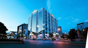 Luxury6 Hotel - Image 4
