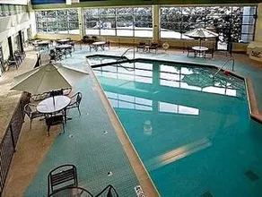 Wyndham Flint Mi/Grand Blanc/Bishop Airport/Conference Ct - Image 2