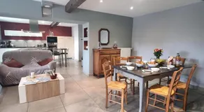 Gîte spacieux avec jardin et terrasse à Saint-Galmier - Image 4