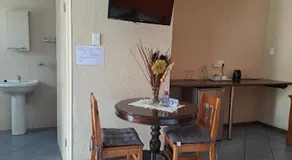 Amigos Bed & Breakfast - No loadshedding - Image 3