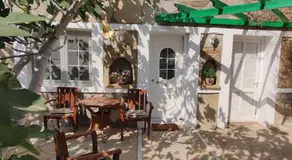 The Fig Tree - Deluxe Studio - Image 4